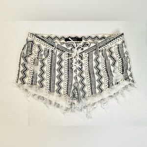 Billabong Lite Hearted Denim Geometric Tribal Lace Front Tie Cutoff Shorts Sz 27